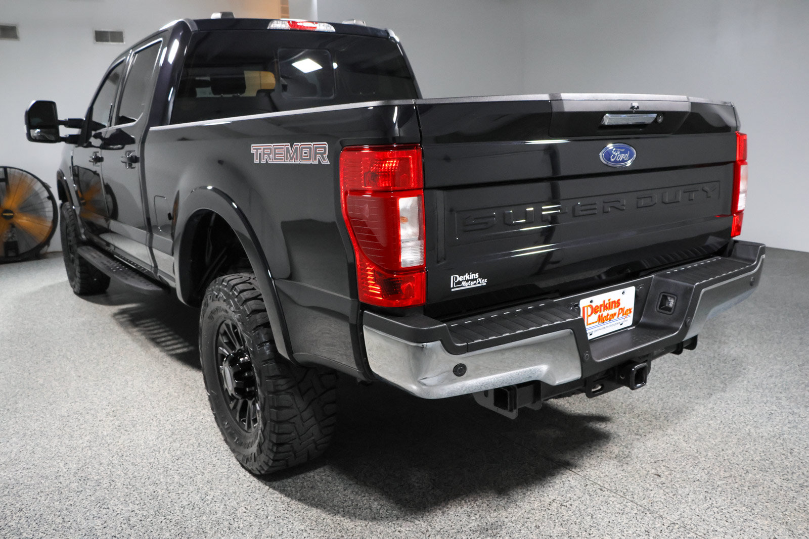 Used 2022 Ford F250 Lariat w/ Tremor Off-Road Package AWD/4WD image 9