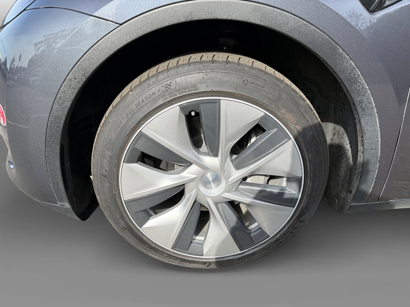 Used 2023 Tesla Model Y Long Range image 9