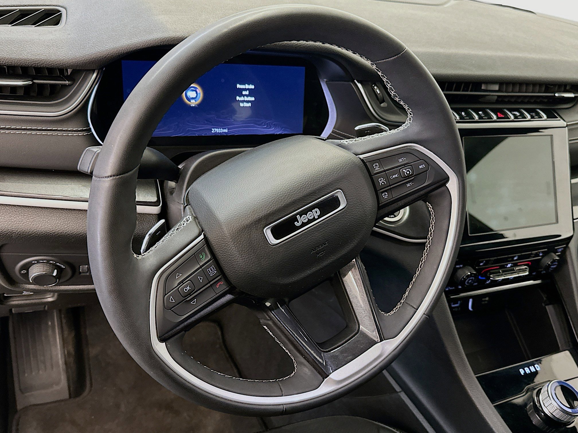 Used 2023 Jeep Grand Cherokee Altitude image 18