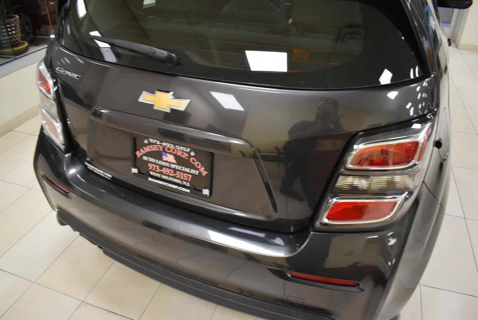 Used 2019 Chevrolet Sonic LT FWD image 52