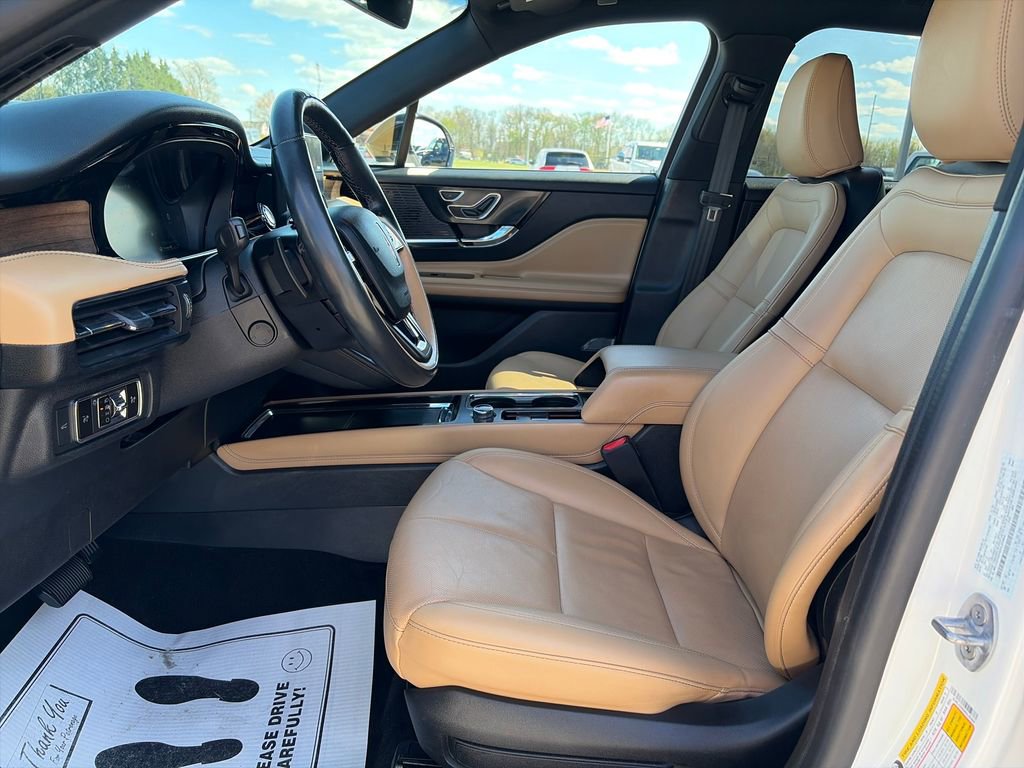 Used 2022 Lincoln Corsair Reserve w/ Elements Package image 15