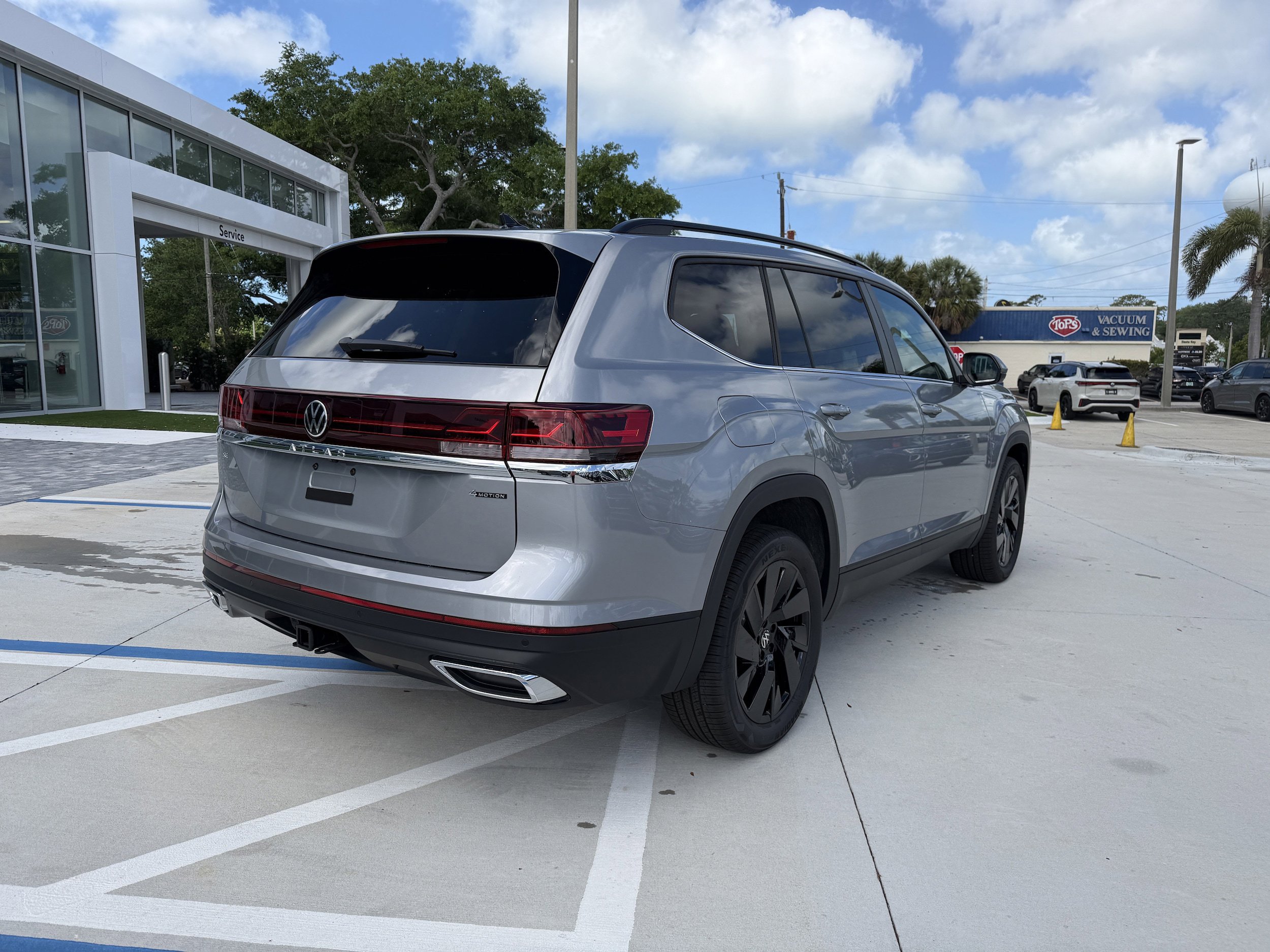 New 2026 Volkswagen Atlas SE AWD/4WD image 3