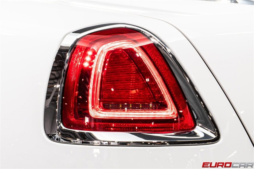 Used 2018 Rolls-Royce Dawn image 18