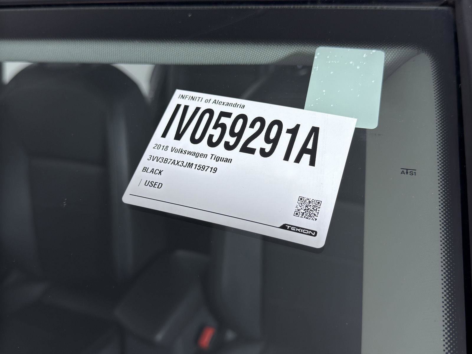 Used 2018 Volkswagen Tiguan SE w/ Panoramic Sunroof Package FWD image 31