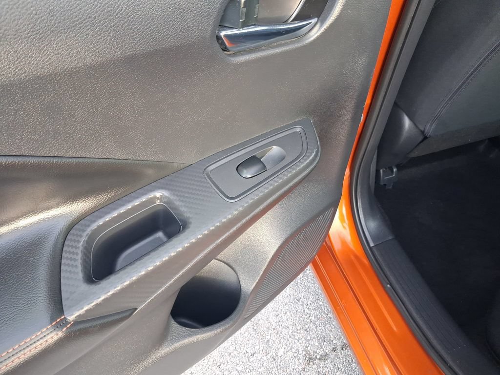 Used 2020 Nissan Versa SR FWD image 12
