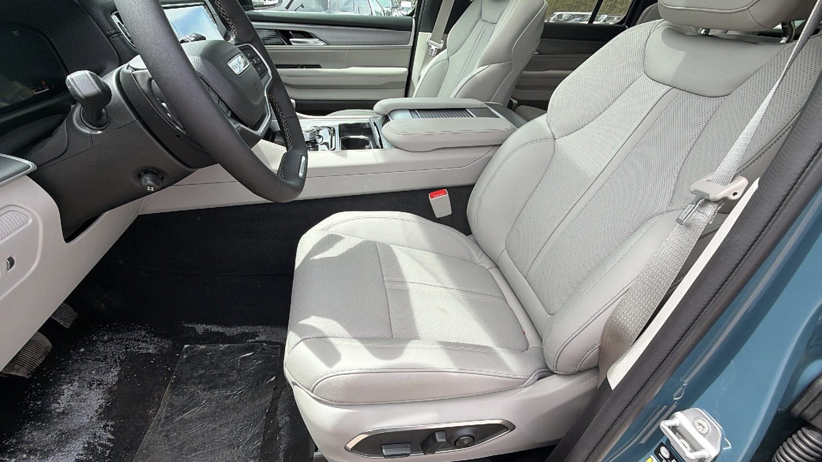 New 2026 Jeep Grand Wagoneer L 4WD image 16