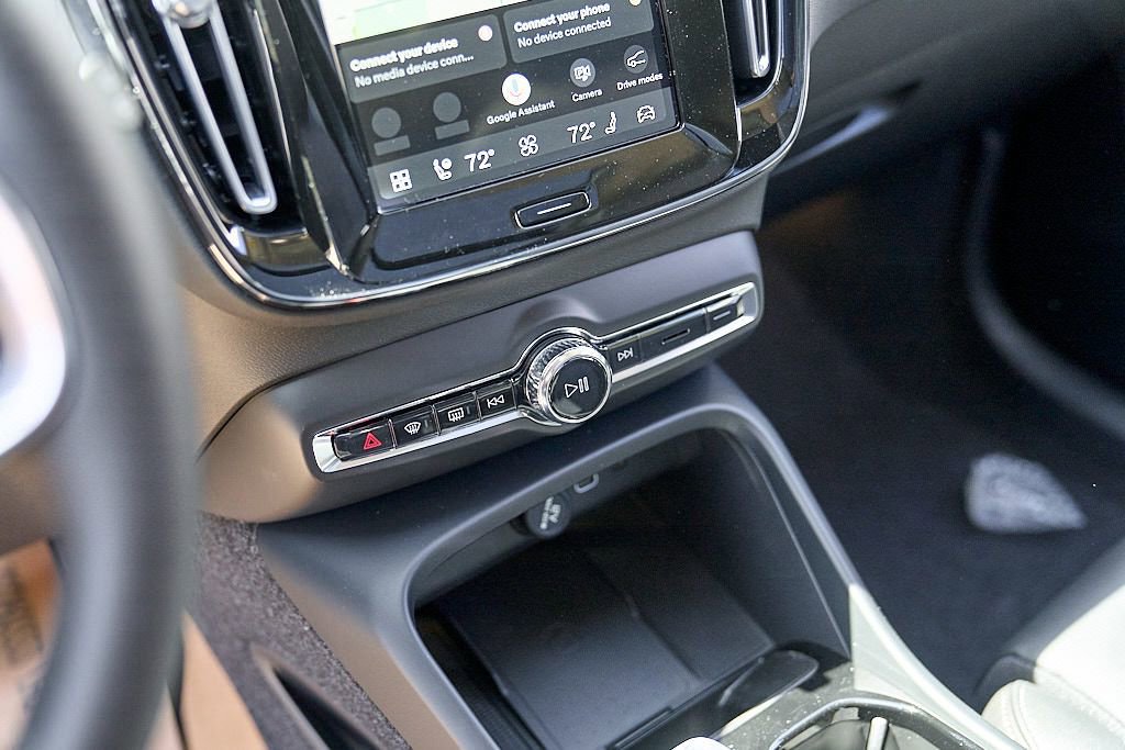 New 2026 Volvo XC40 B5 Plus AWD/4WD image 15