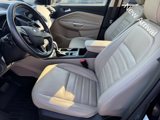 Used 2019 Ford Escape SEL image 2