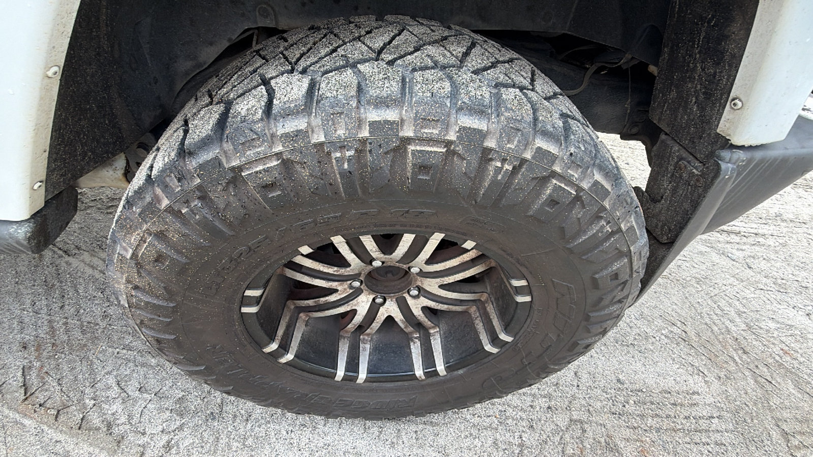 Used 2011 Jeep Wrangler Unlimited Sahara AWD/4WD image 12