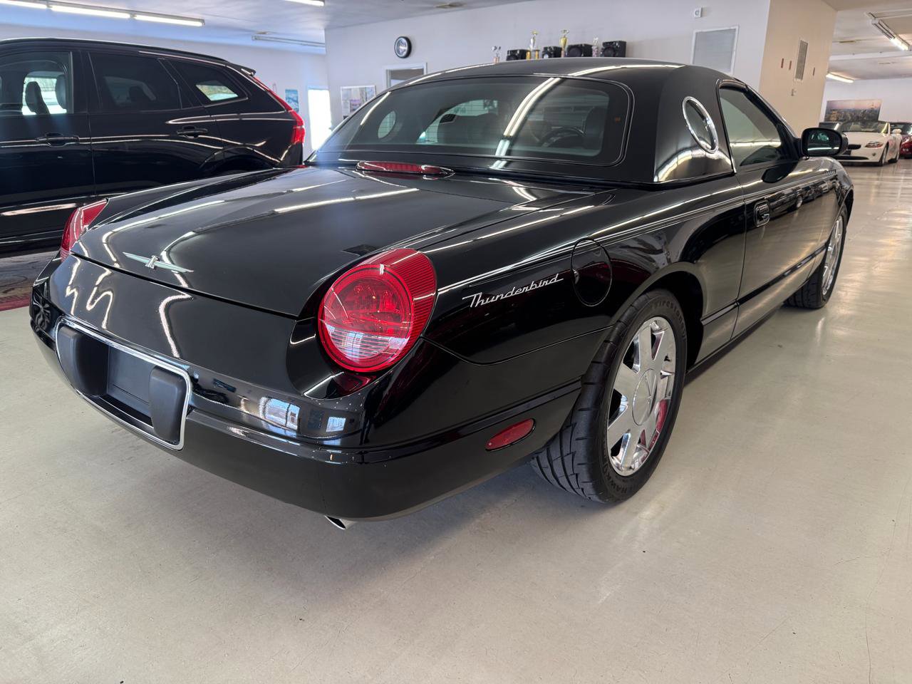 Used 2002 Ford Thunderbird image 2