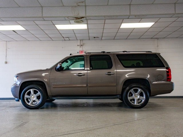 Used 2013 Chevrolet Suburban LT w/ Luxury Package image 3