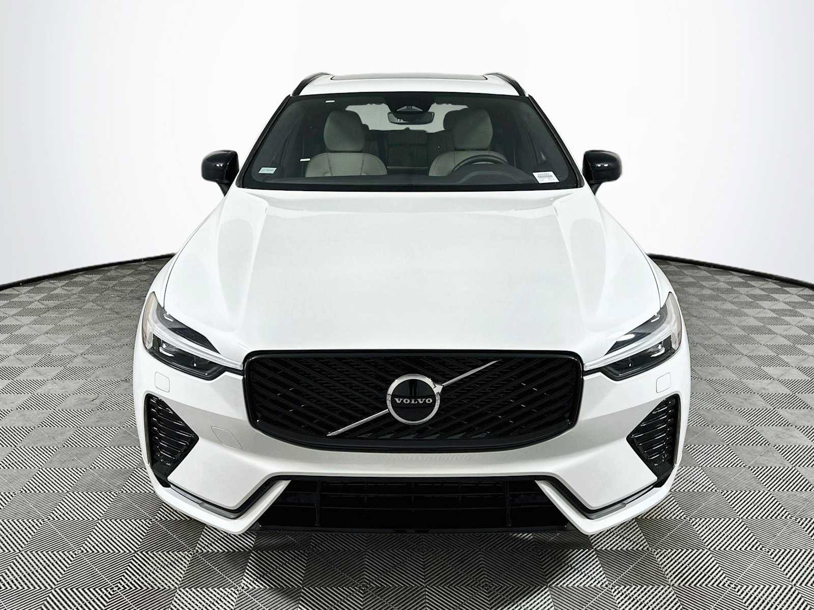 New 2026 Volvo XC60 B5 Core w/ Climate Package PRO AWD/4WD image 2