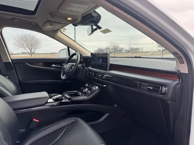 Used 2022 Lincoln Nautilus Reserve w/ Equipment Group 201A image 23