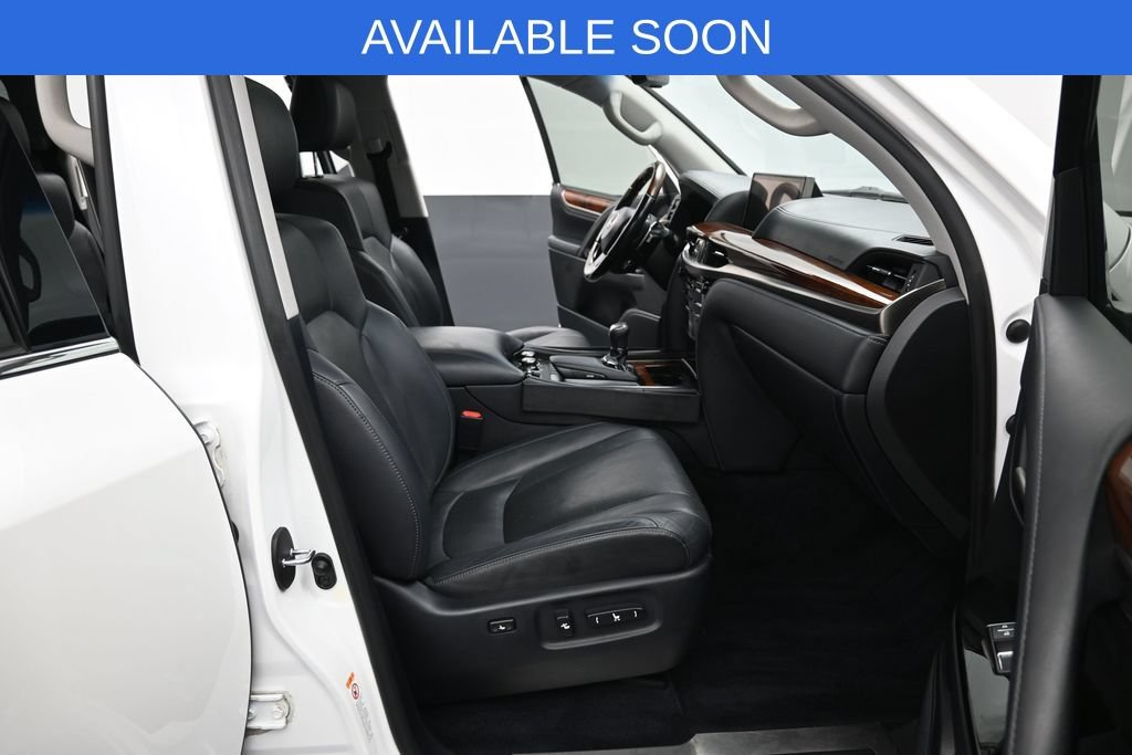 Used 2016 Lexus LX 570 4WD w/ Luxury Package image 44