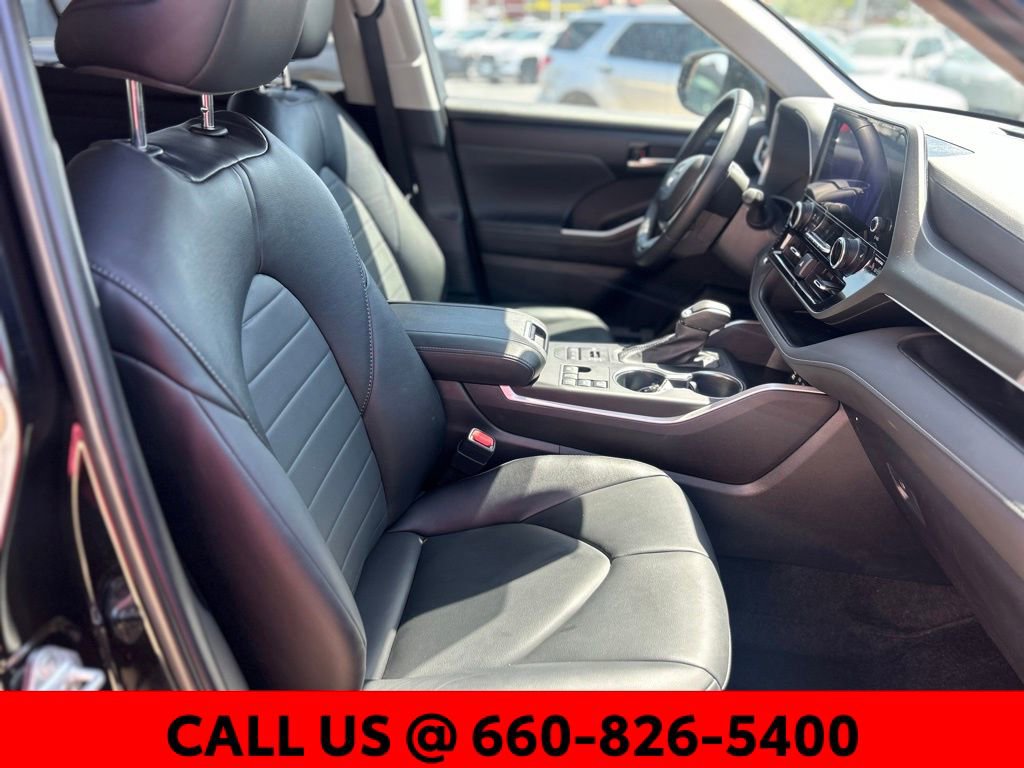 Certified 2024 Toyota Highlander XLE AWD/4WD image 5