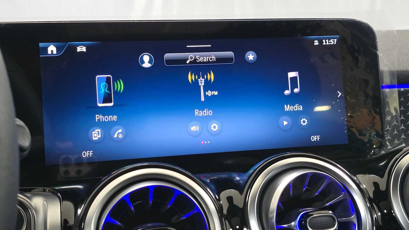 Certified 2026 Mercedes-Benz GLB 250 4MATIC image 32