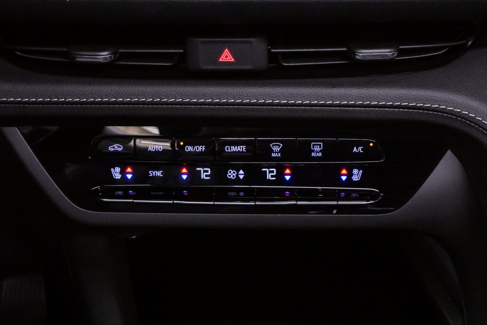 Used 2023 Buick Envision Avenir image 18