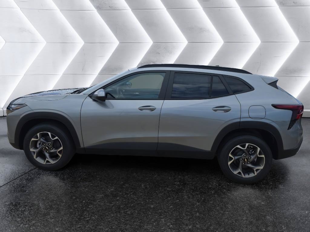 New 2026 Chevrolet Trax LT w/ Driver Confidence Package FWD image 8