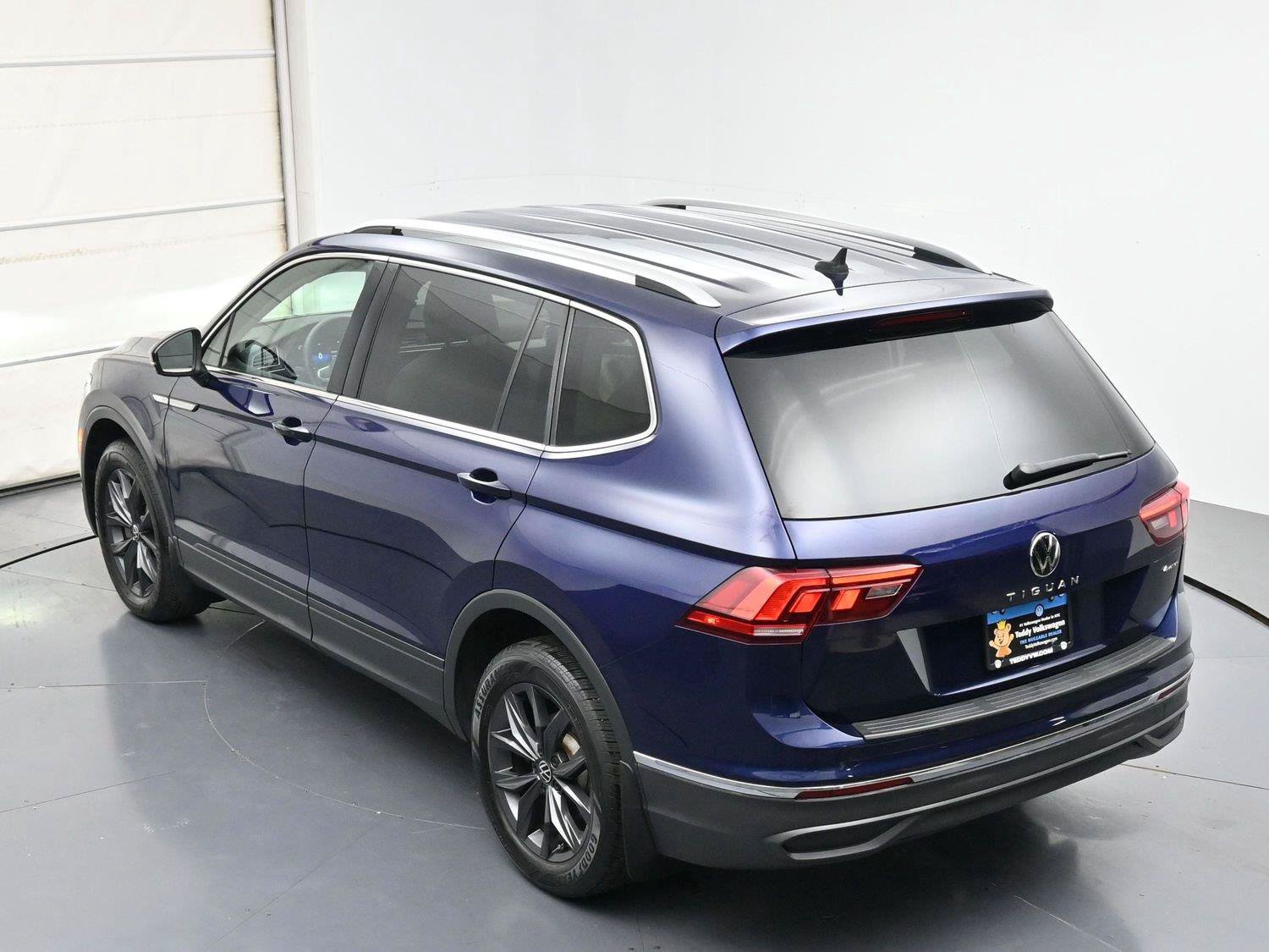 Used 2022 Volkswagen Tiguan SE AWD/4WD image 29