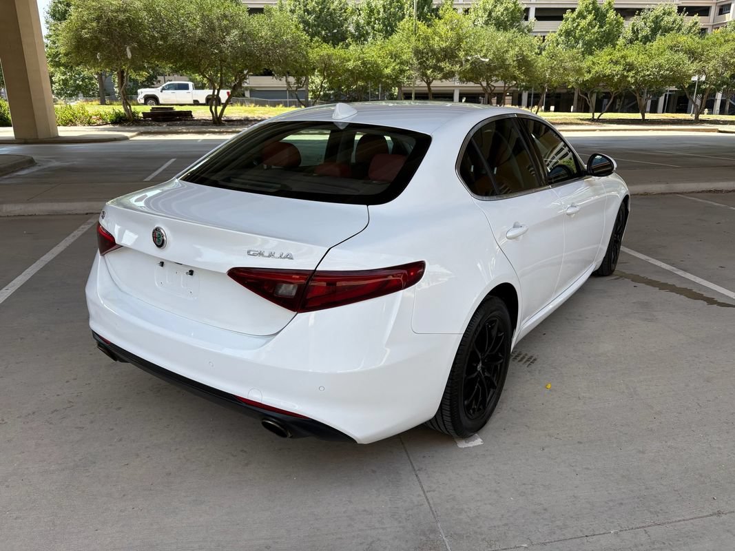 Used 2018 Alfa Romeo Giulia AWD image 5