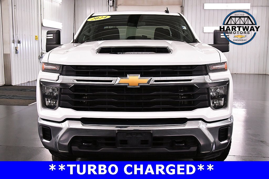 Used 2024 Chevrolet Silverado 2500 LT image 2