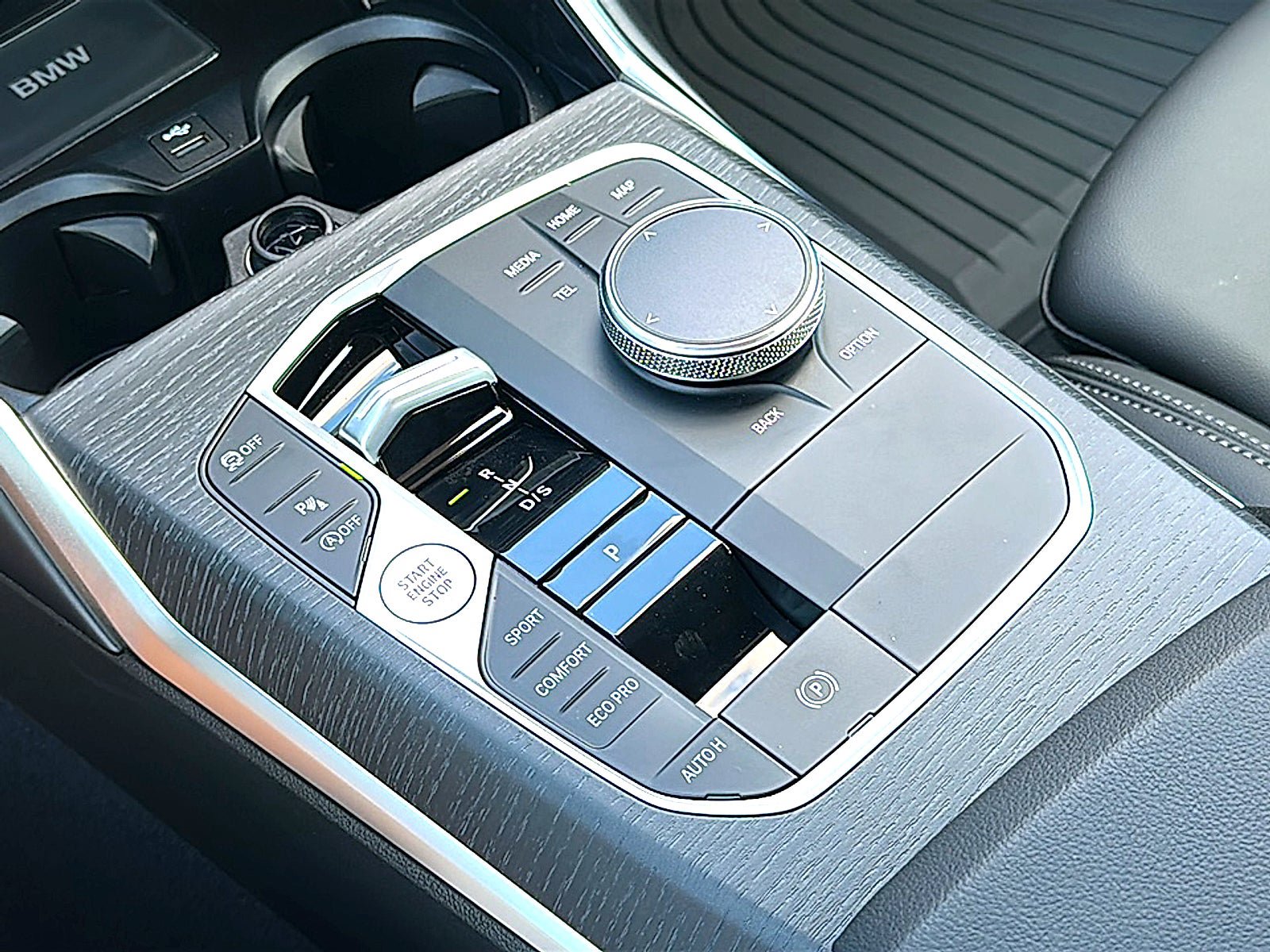 New 2026 BMW 330i Sedan w/ Premium Package RWD image 26