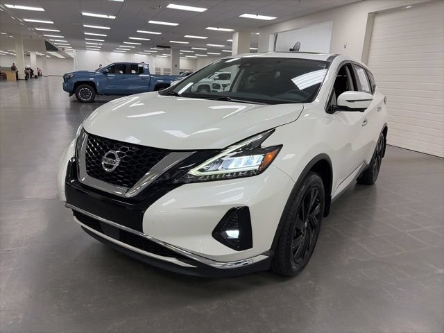 Used 2022 Nissan Murano SL w/ SL Moonroof Package FWD image 3