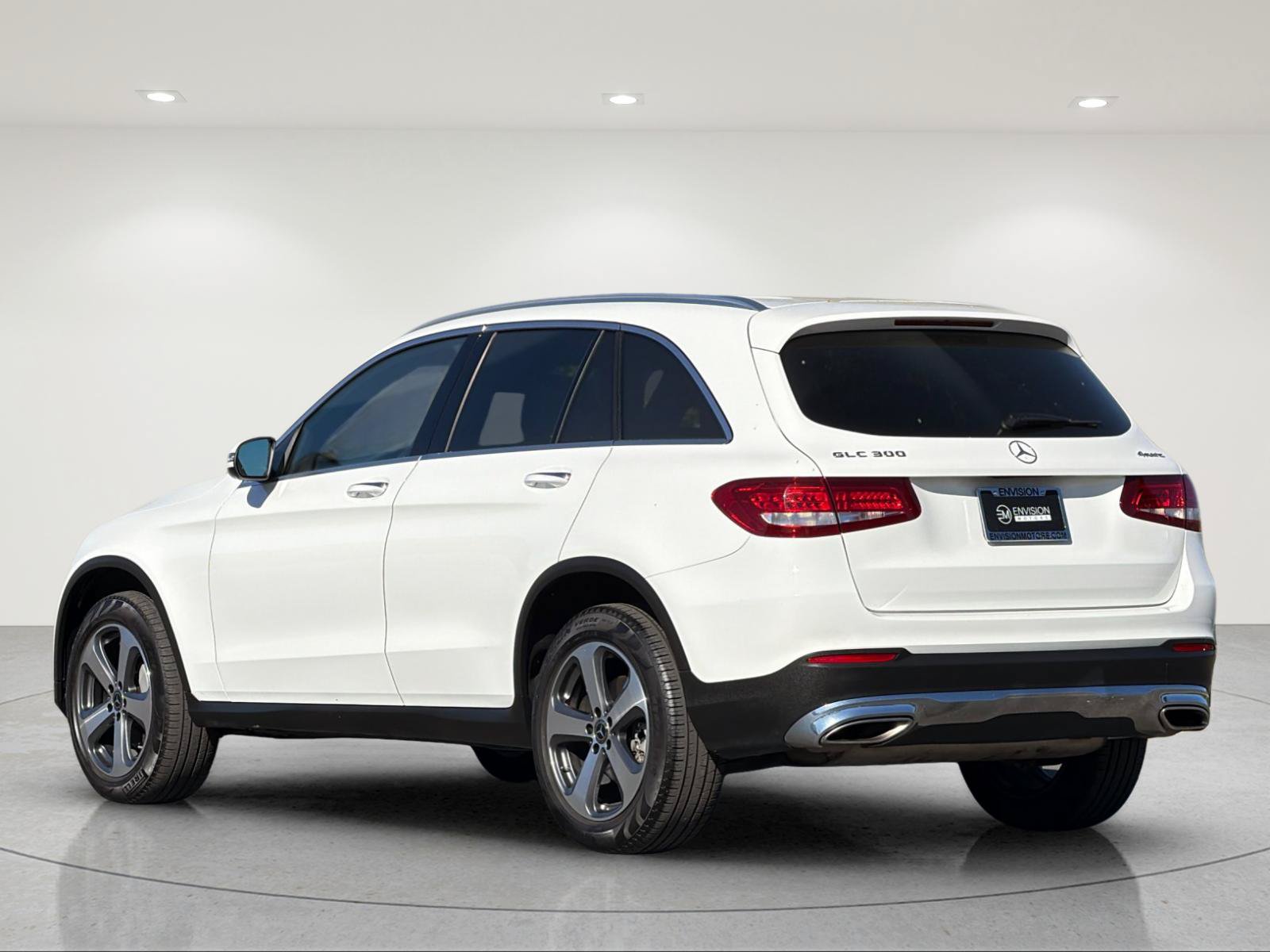 Used 2018 Mercedes-Benz GLC 300 4MATIC image 3