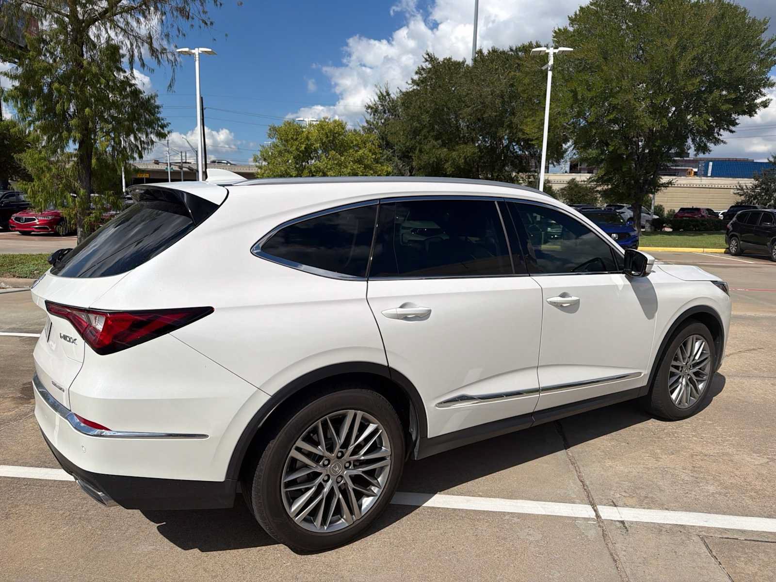 Used 2024 Acura MDX w/ Advance Package AWD/4WD image 4
