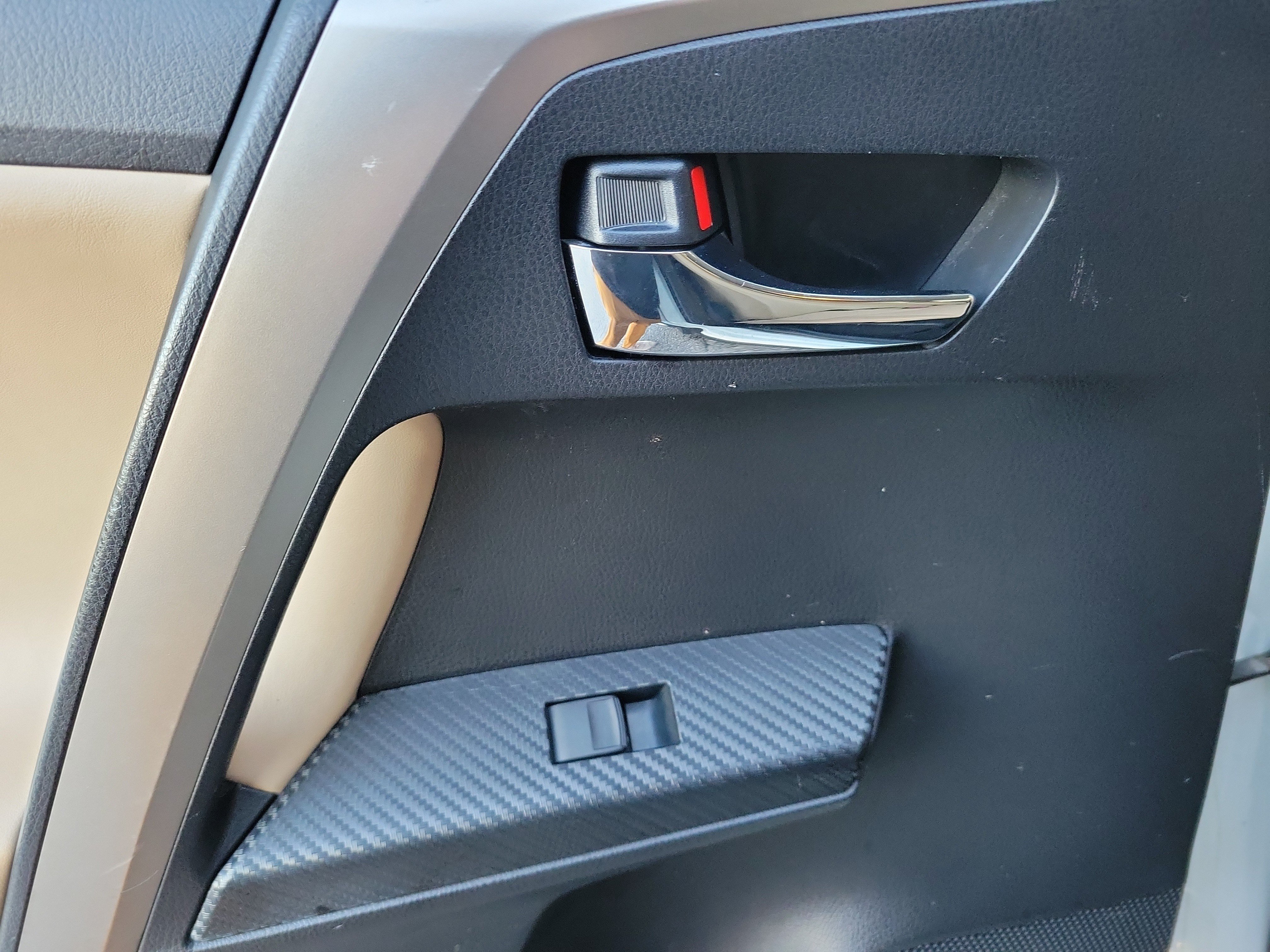 Used 2014 Toyota RAV4 Limited FWD image 25