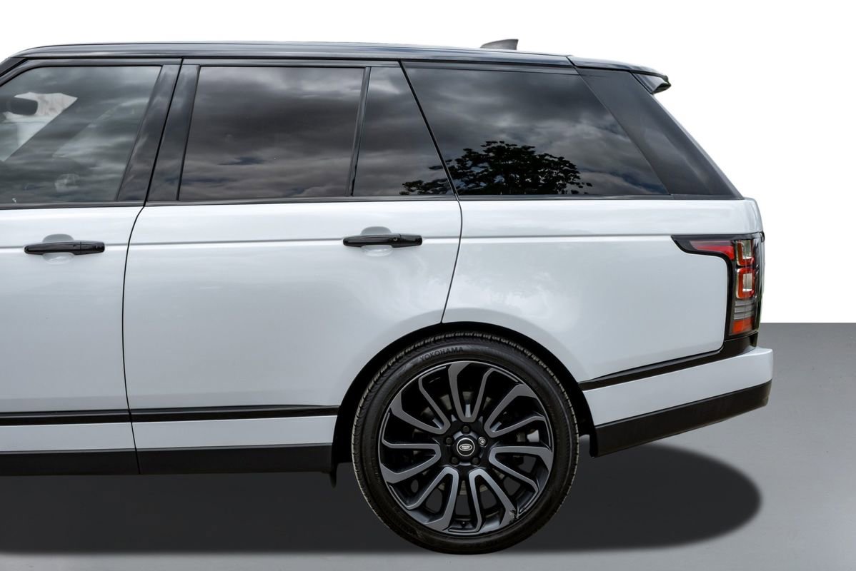 Used 2017 Land Rover Range Rover Supercharged image 11