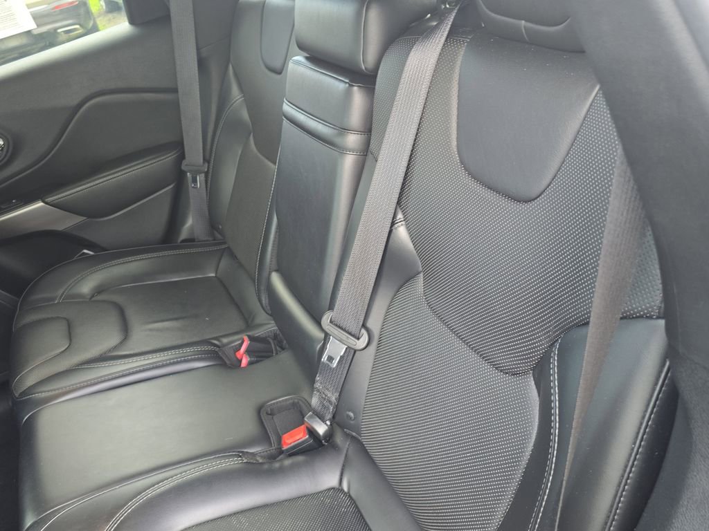 Used 2019 Jeep Cherokee Limited image 13