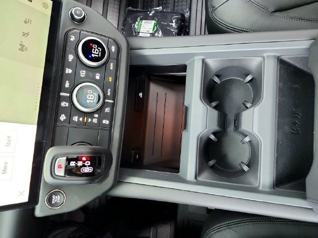New 2026 Land Rover Defender 110 X-Dynamic SE AWD/4WD image 21