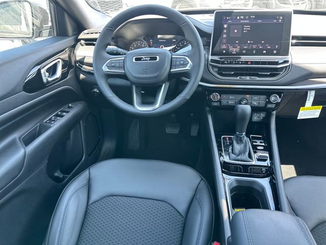 New 2026 Jeep Compass Latitude image 14