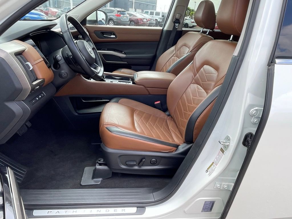 Certified 2023 Nissan Pathfinder Platinum image 12