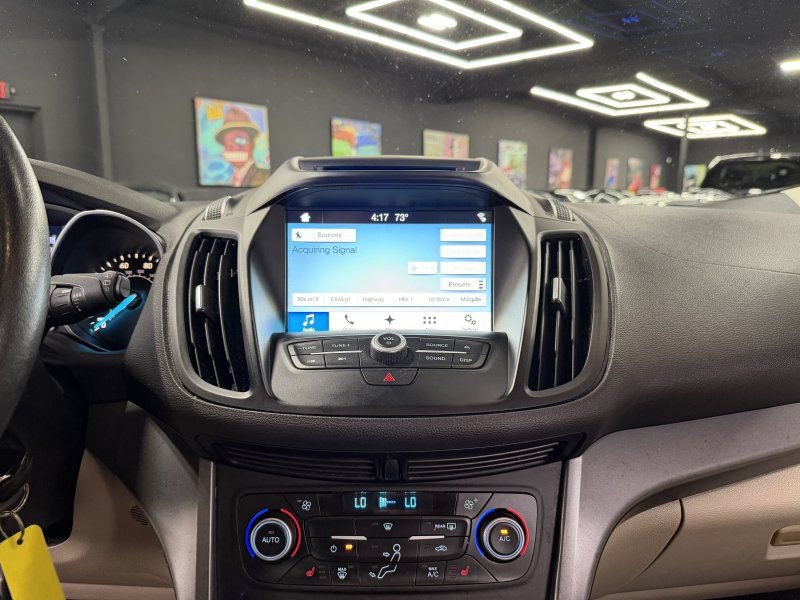 Used 2018 Ford Escape SEL FWD image 12