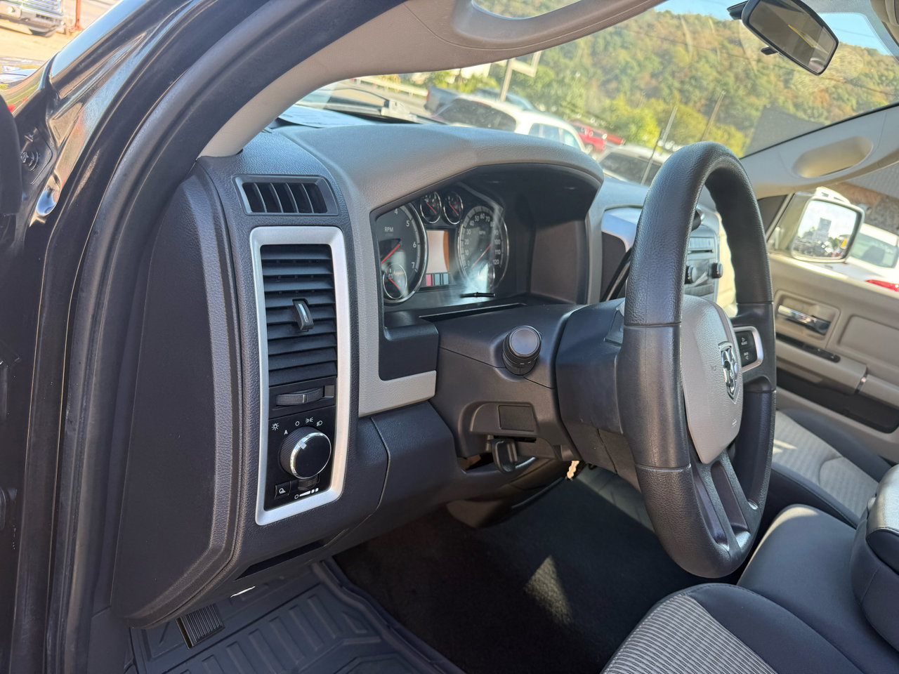 Used 2009 Dodge Ram 1500 Truck SLT image 37