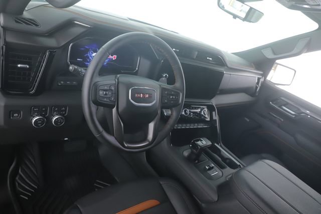 Used 2025 GMC Sierra 1500 AT4 w/ Technology Package AWD/4WD image 17