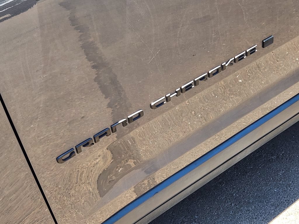 Used 2023 Jeep Grand Cherokee L Laredo AWD/4WD image 11
