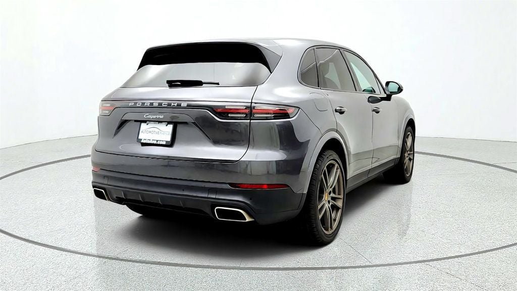 Used 2021 Porsche Cayenne AWD/4WD image 5