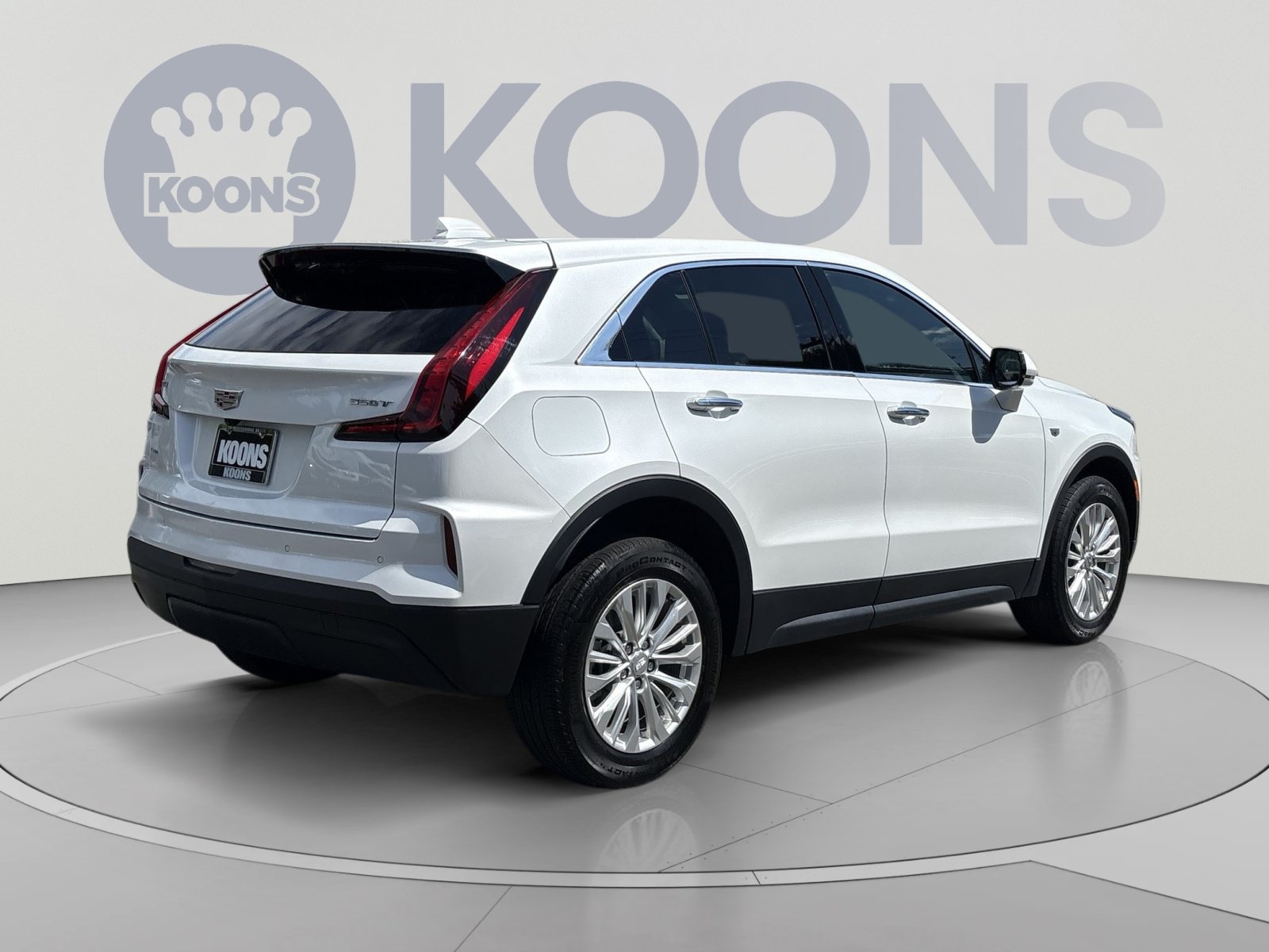 Used 2024 Cadillac XT4 Luxury w/ Cold Weather Package AWD/4WD image 7