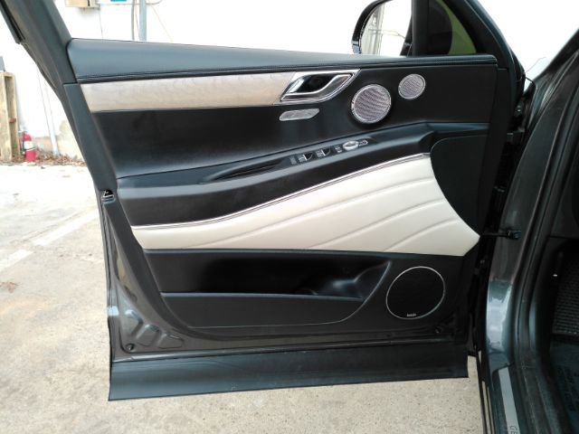 Used 2023 Genesis GV80 2.5T w/ Advanced Package image 16