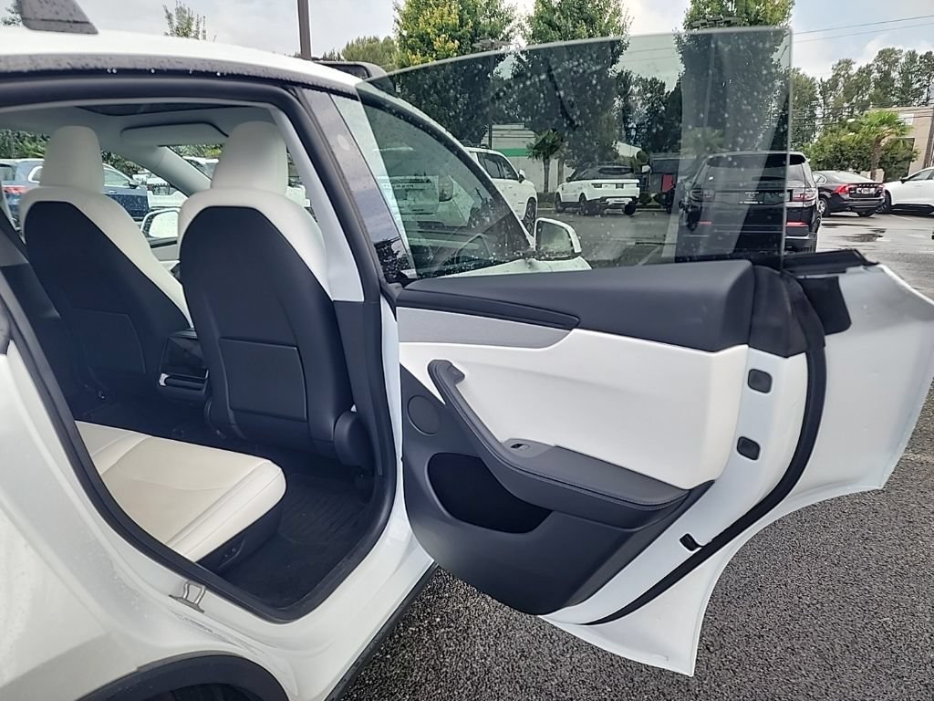 Used 2026 Tesla Model Y 2WD image 17