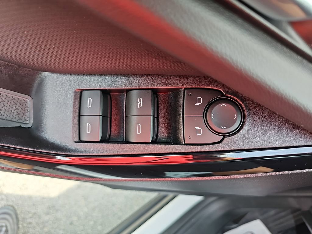 Used 2026 Chevrolet Equinox LT FWD image 32