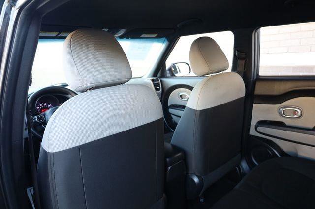 Used 2016 Kia Soul FWD image 17