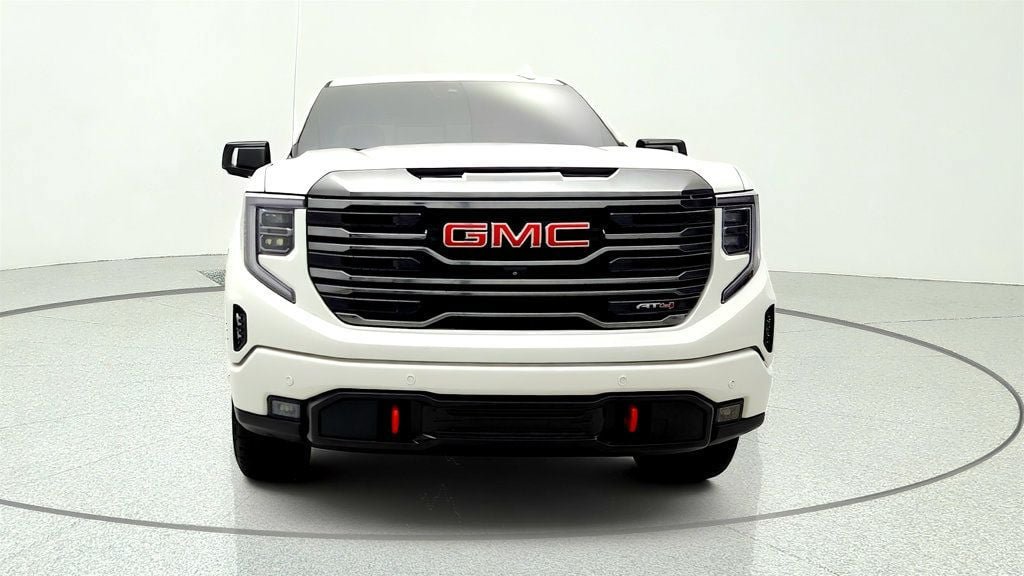 Used 2023 GMC Sierra 1500 AT4 w/ Technology Package AWD/4WD image 2