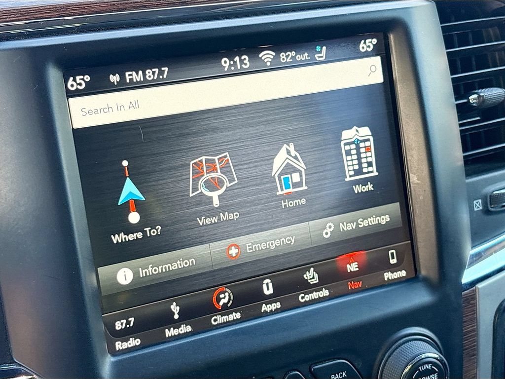Used 2018 RAM 1500 Laramie w/ Convenience Group AWD/4WD image 13