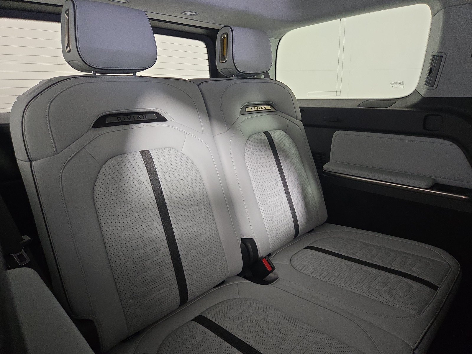 Used 2024 Rivian R1S Adventure AWD/4WD image 25