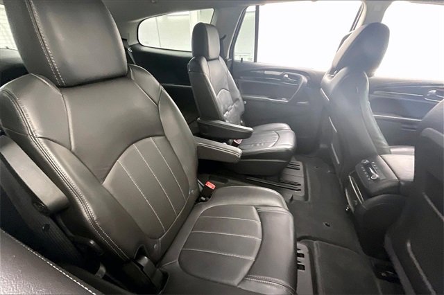 Used 2016 Buick Enclave Premium image 18
