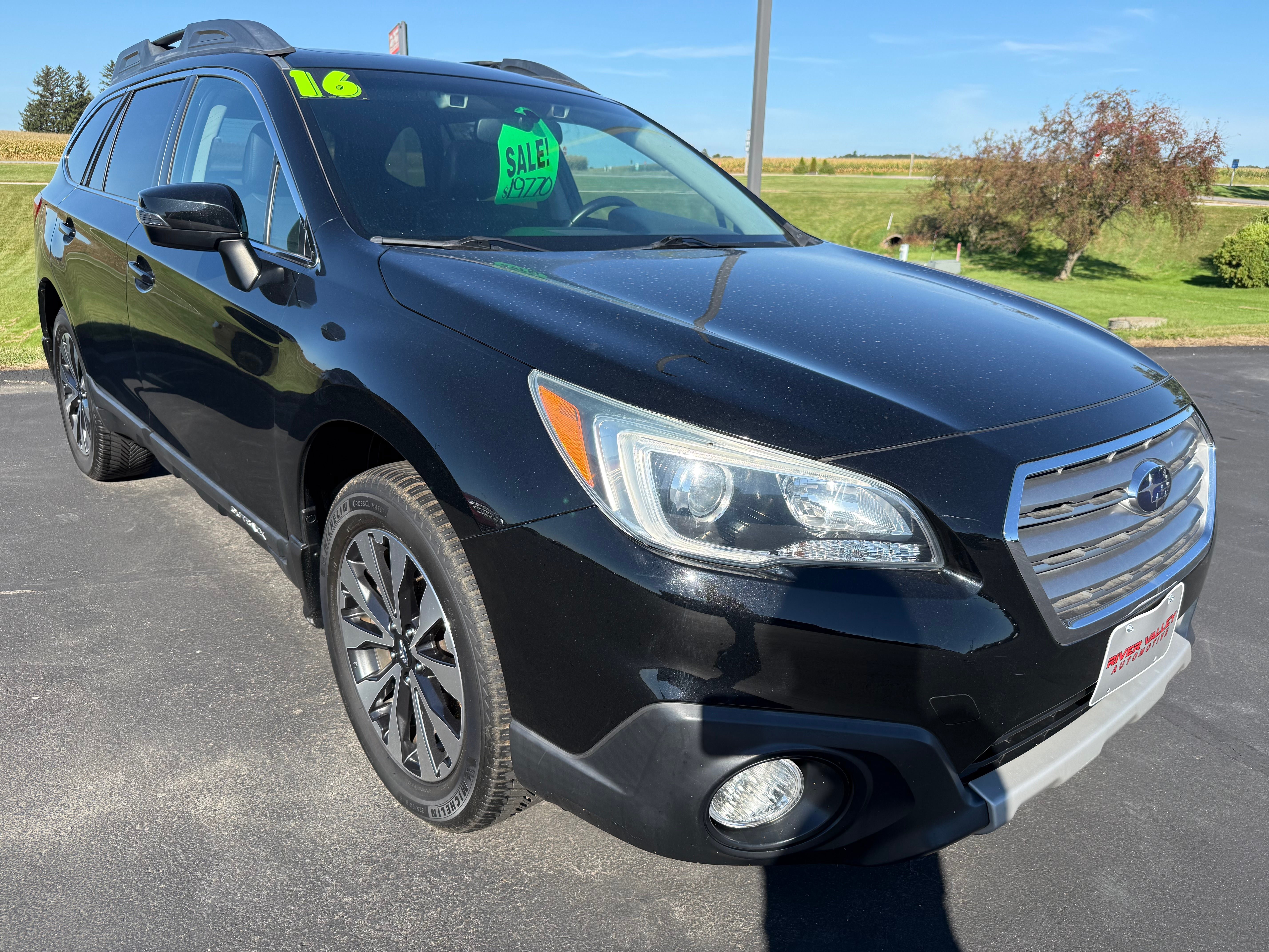 Used 2016 Subaru Outback 3.6R Limited AWD/4WD image 2